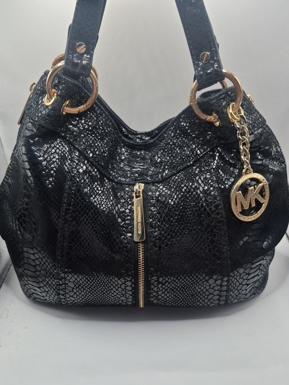 BEAUTUFUL MICHAEL KORS MOXLEY Black Embossed Python Leather Shoulder Bag